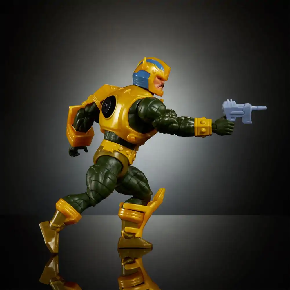 Masters of the Universe x Transformers Bumblebee Armor Man-At-Arms Exkluzív akciófigura 14 cm termékfotó