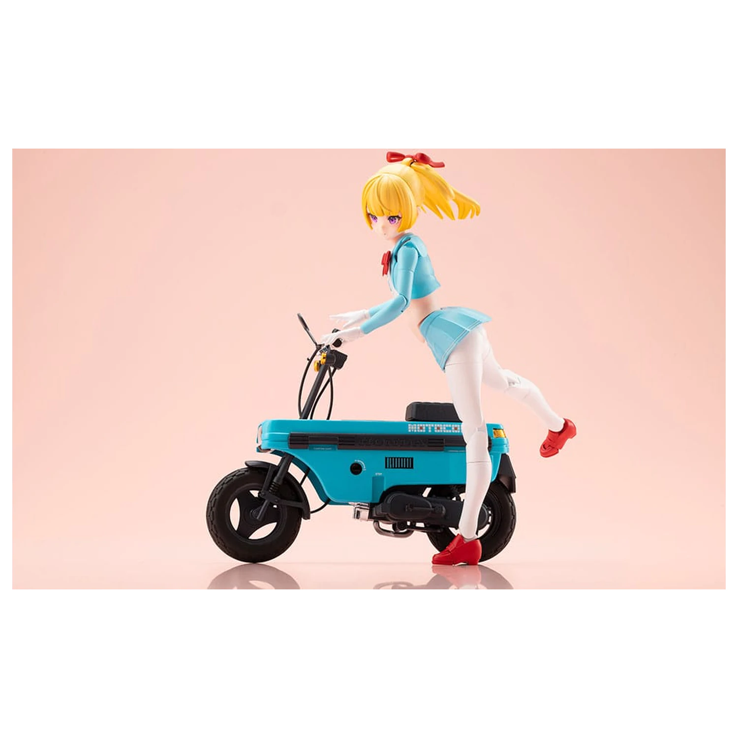 Megami Device Buster Doll Series Műanyag modell készlet 1/1 Knight Alice with Honda AB12 Motocompo 15 cm  termékfotó