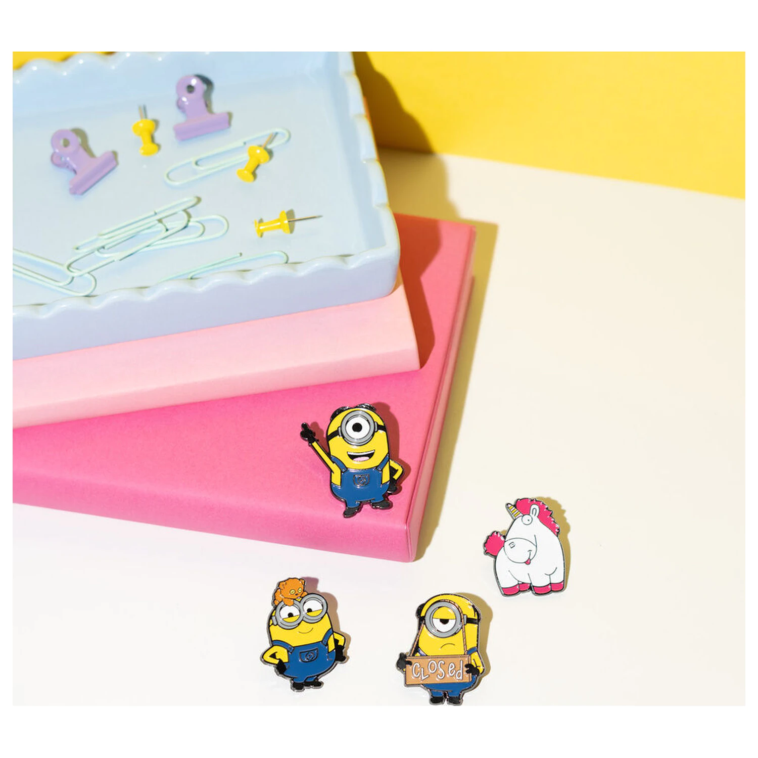 Minions 4 db-os kitűző csomag  termékfotó