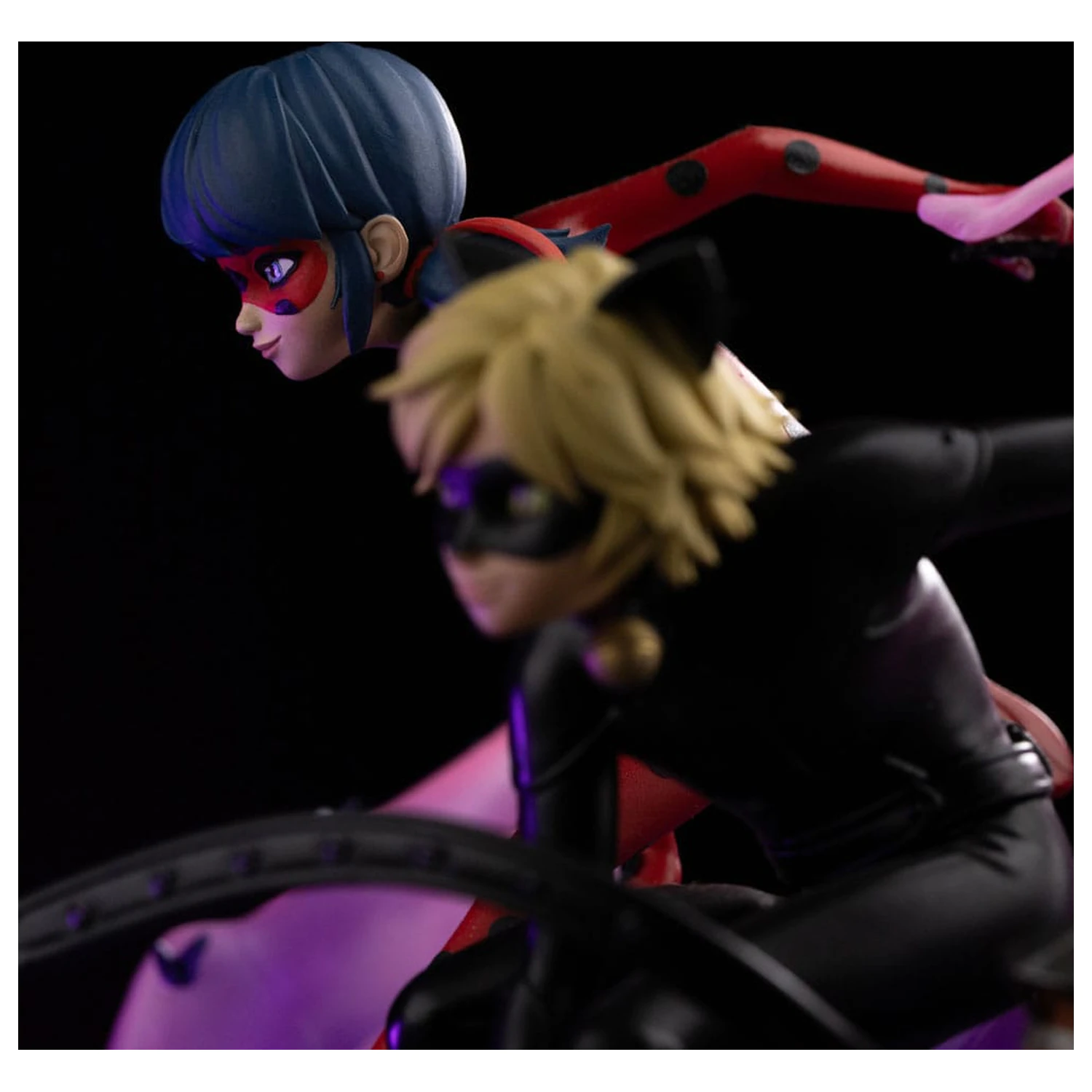 Miraculous Deluxe Art Scale 1/10 Lady Bug and Cat Noir Signed Edition szobor figura 23 cm termékfotó