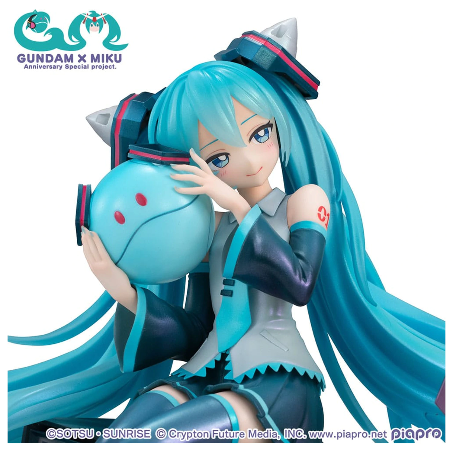 Mobile Suit Gundam x Hatsune Miku Lucrea Hatsune Miku x OO Gundam 45th Anniversary PVC szobor figura 17 cm     termékfotó