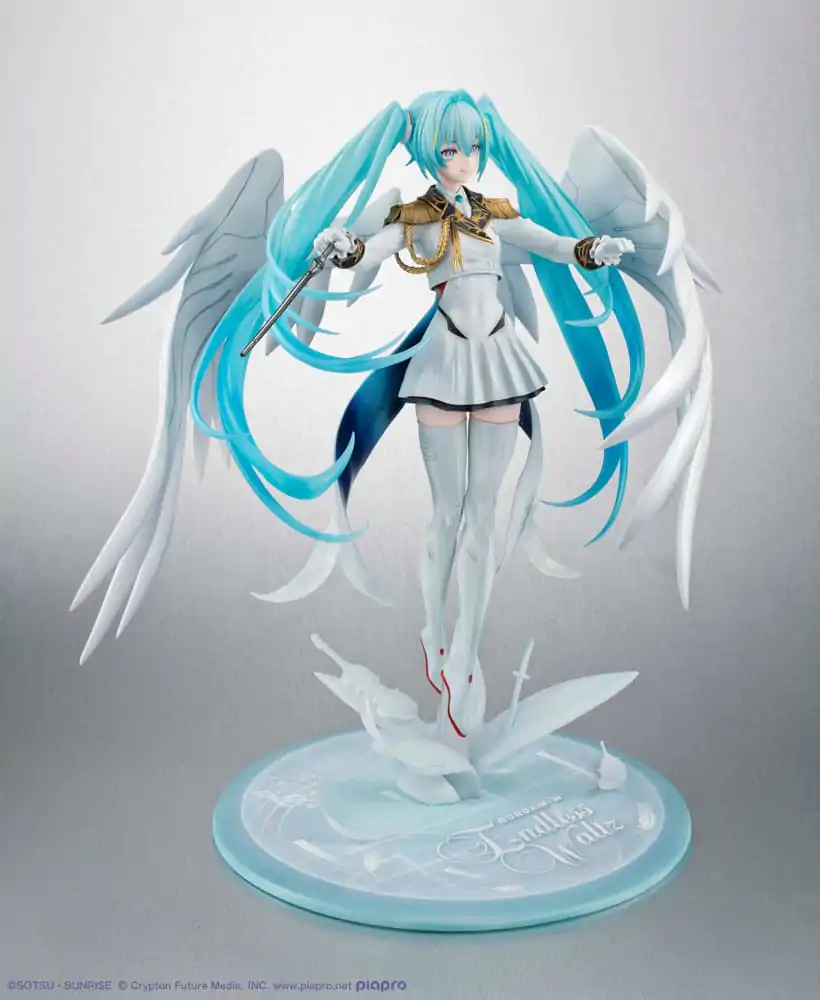 Mobile Suit Gundam x Hatsune Miku Lucrea Hatsune Miku x Wing Gundam Zero EW 45th Anniversary PVC szobor figura 27 cm     termékfotó