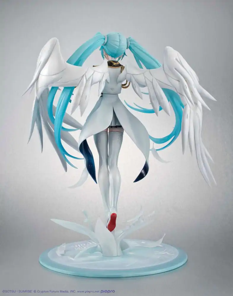 Mobile Suit Gundam x Hatsune Miku Lucrea Hatsune Miku x Wing Gundam Zero EW 45th Anniversary PVC szobor figura 27 cm     termékfotó