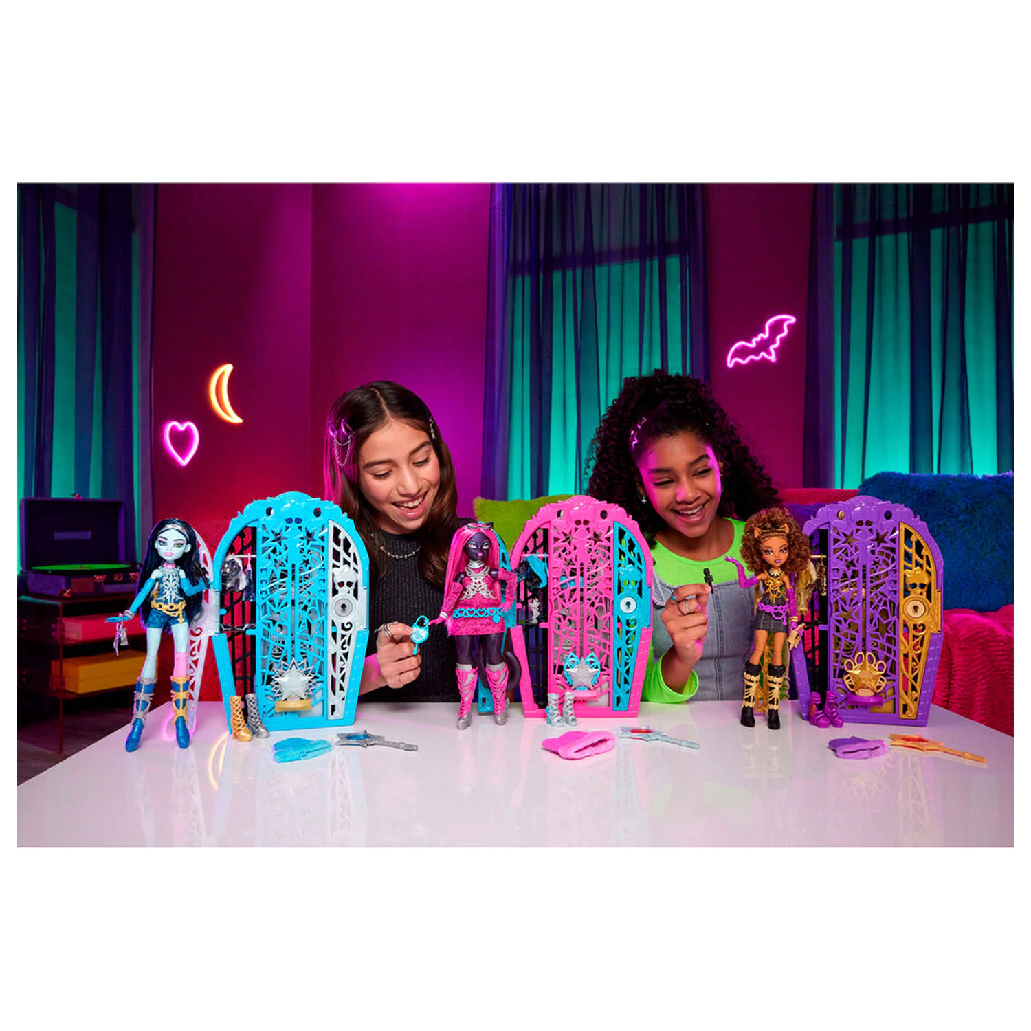 Monster High Skulltimate Secrets Hauntlywood Mysteries Clawdeen baba figura termékfotó