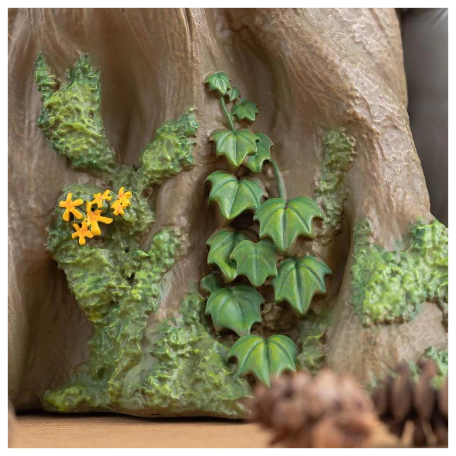 My Neighbor Totoro Totoro tree trunk Planter Diorama tolltartó 17.5 cm termékfotó