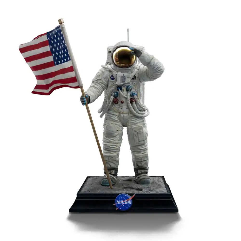 NASA Art Scale Statue 1/10 Apollo 11 Astronaut 23 cm termékfotó