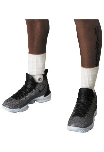 NBA MAF EX LeBron James (LA Lakers) akciófigura 18 cm termékfotó