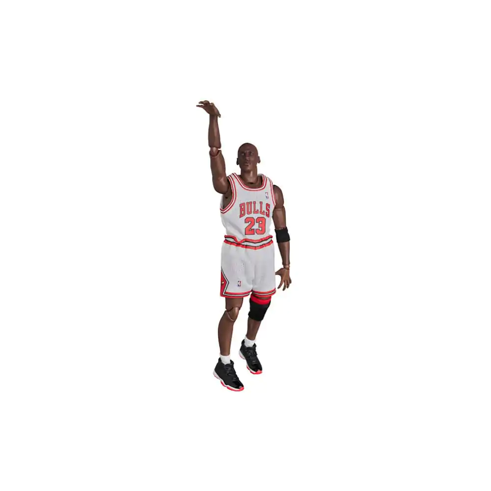 NBA MAFEX Michael Jordan - Chicago Bulls HOME akciófigura 17 cm termékfotó