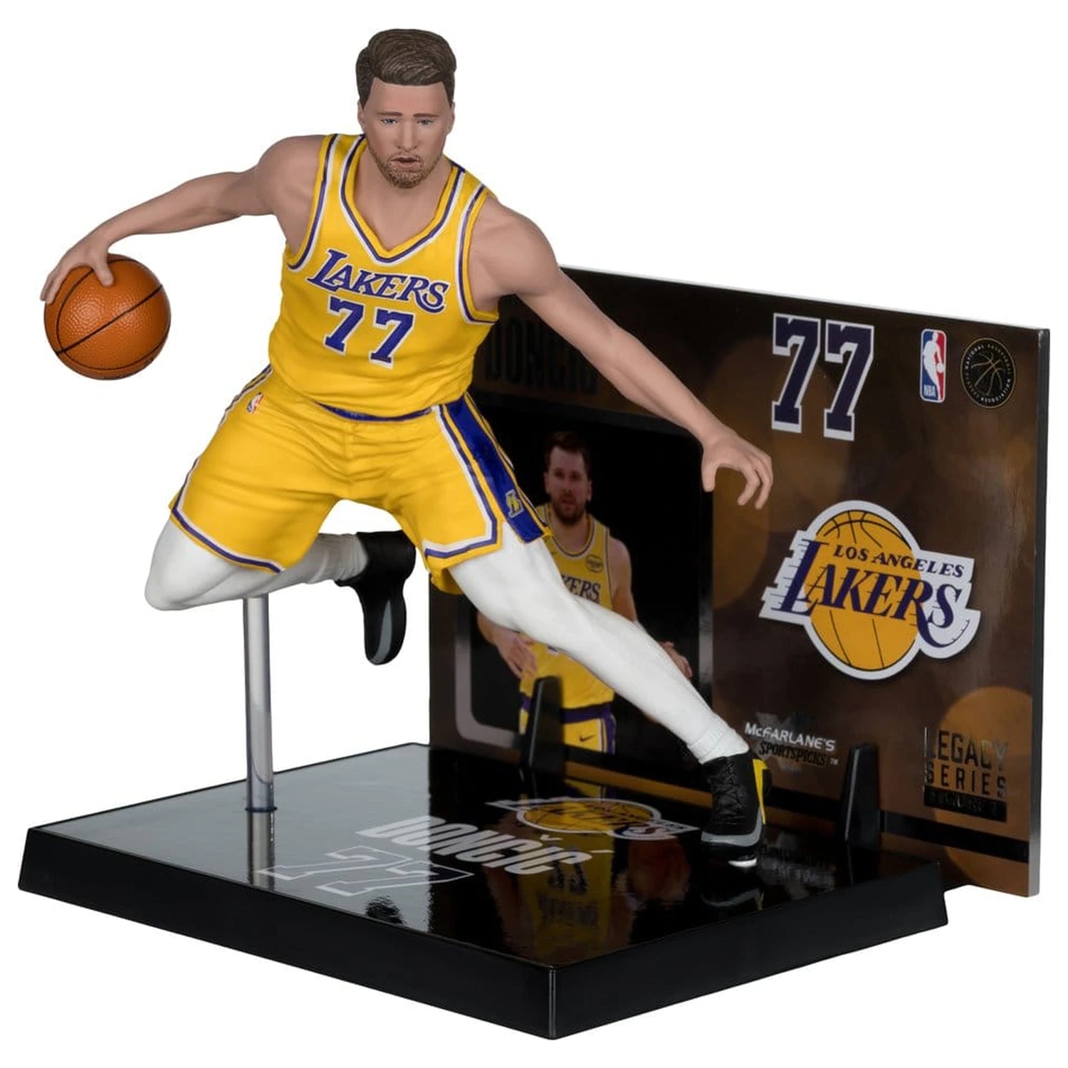 NBA McFarlane's SportsPicks Luka Doncic (Dallas Mavericks) szobor figura 15 cm termékfotó