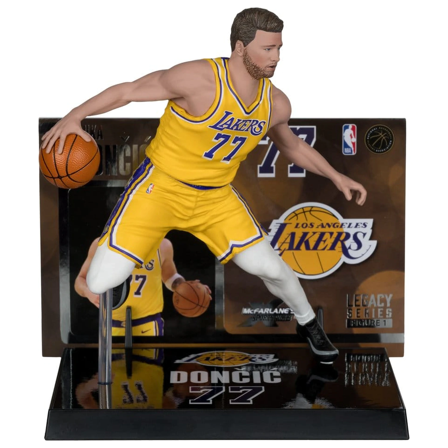 NBA McFarlane's SportsPicks Luka Doncic (Dallas Mavericks) szobor figura 15 cm termékfotó