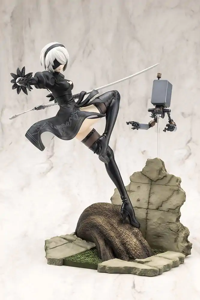 Nier:Automata Ver. 1.1a ARTFX J 1/8 2B szobor figura 24 cm termékfotó