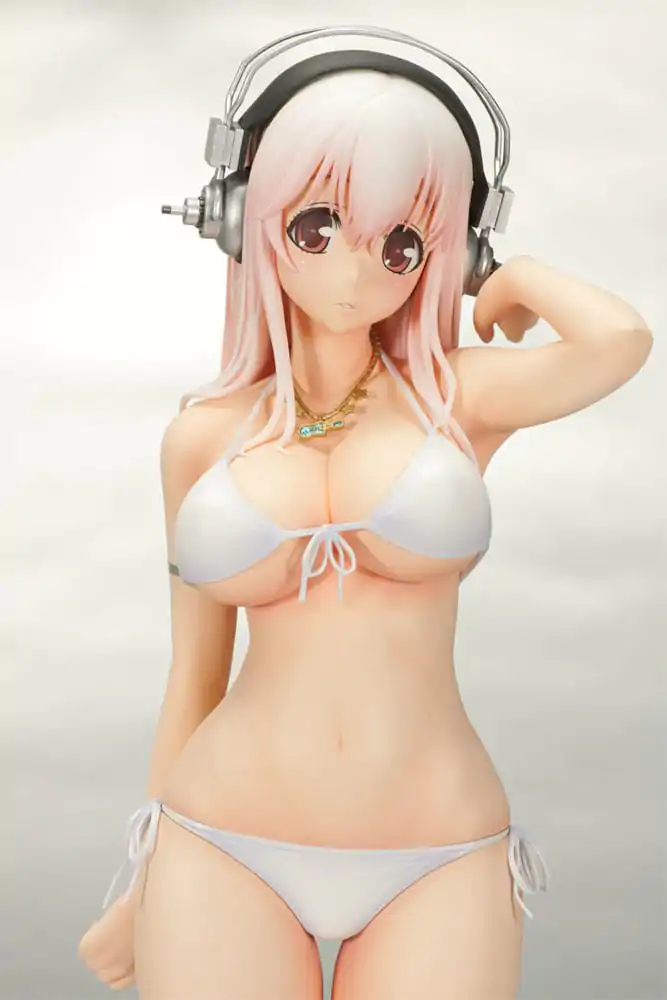 Nitro Super Sonic 1/5 Super Sonico Sonicomi Package Version PVC szobor figura 33 cm (re-run) termékfotó