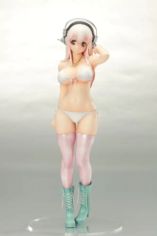 Nitro Super Sonic 1/5 Super Sonico Sonicomi Package Version PVC szobor figura 33 cm (re-run) termékfotó