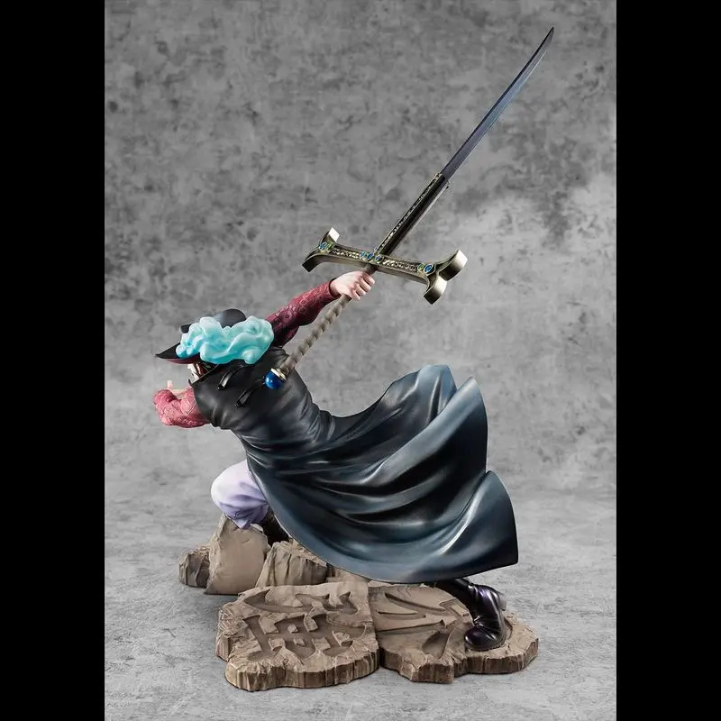 One Piece Neo Maximum Dracule Hawk Eyes Mihawk figura 17cm termékfotó