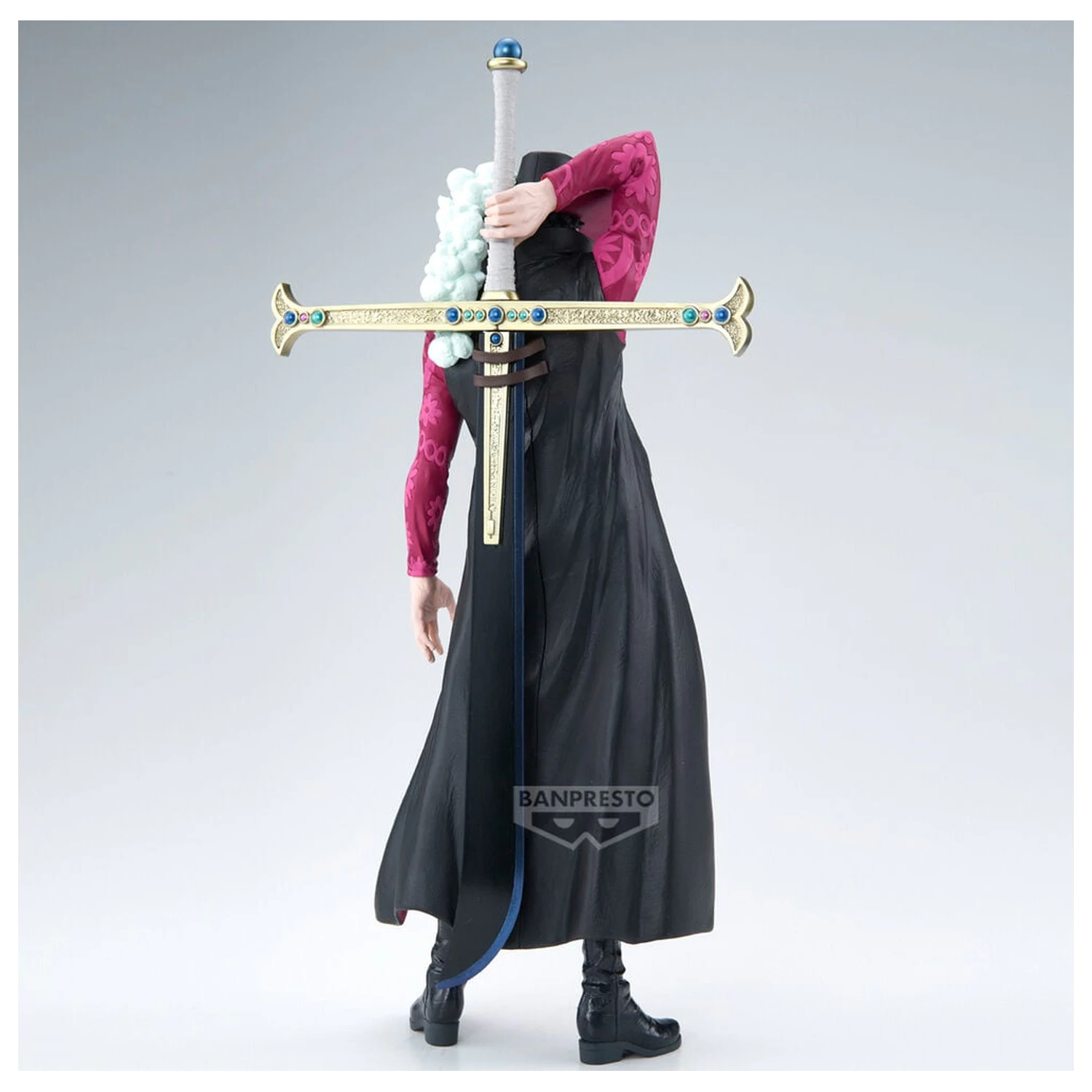 One Piece The Anime Dracule Mihawk figura 34cm termékfotó