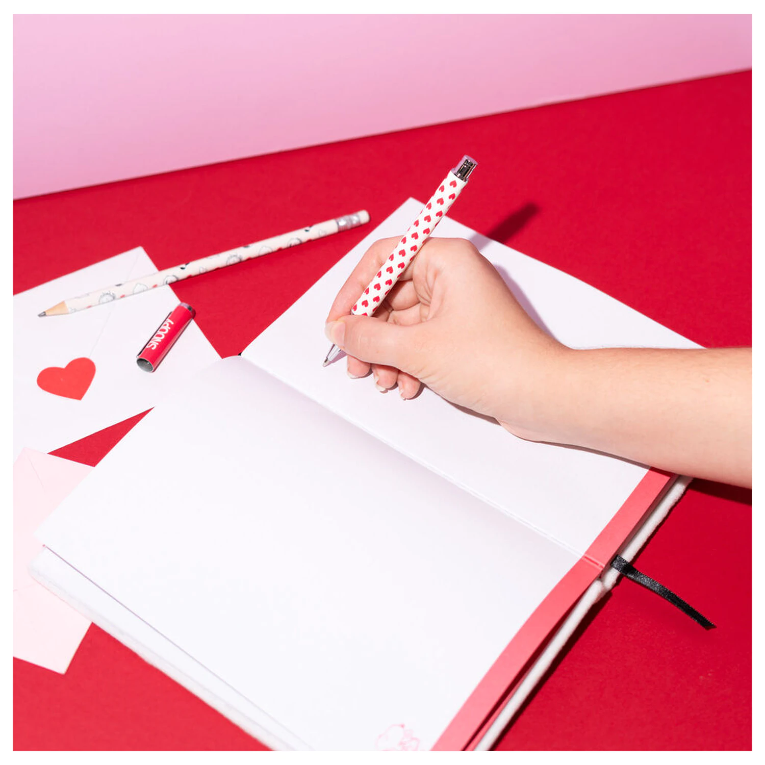 Peanuts Snoopy tolltartó + toll és ceruza termékfotó