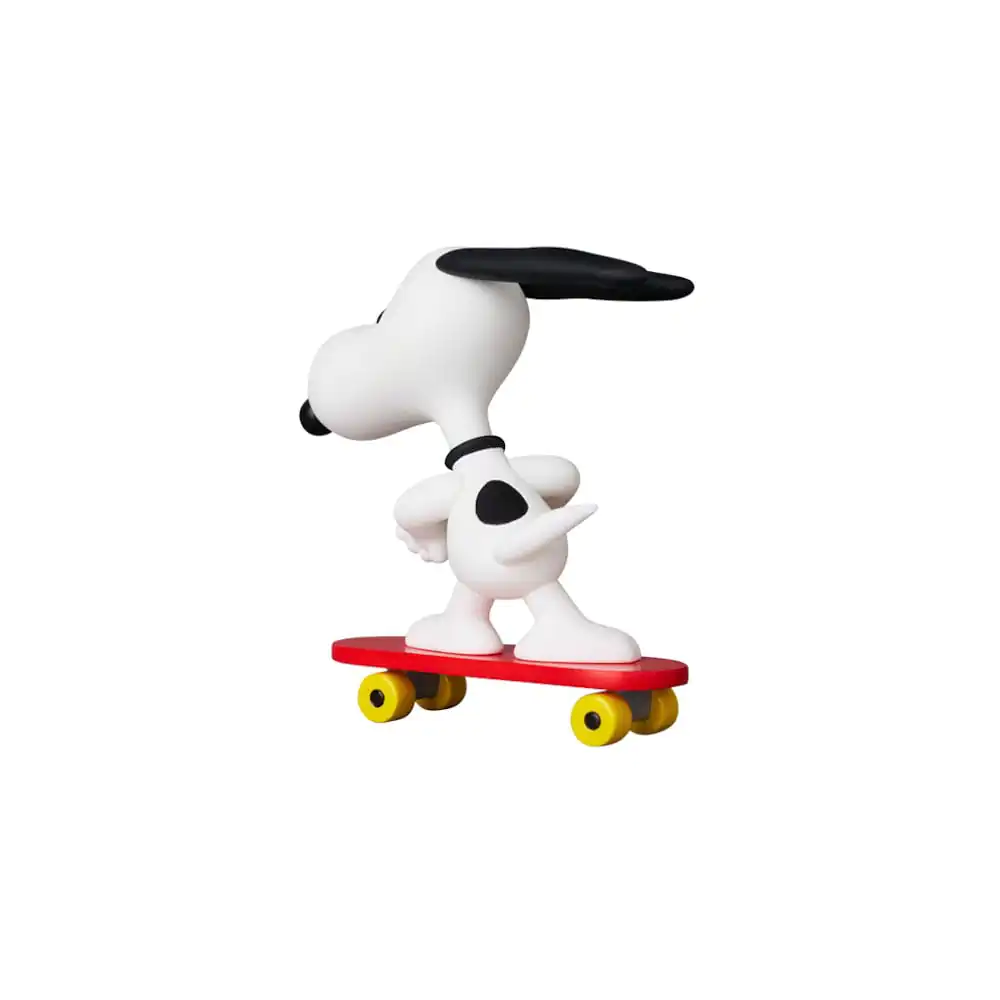 Peanuts UDF Series 17 Mini Figure Skateboard Snoopy 7 cm termékfotó