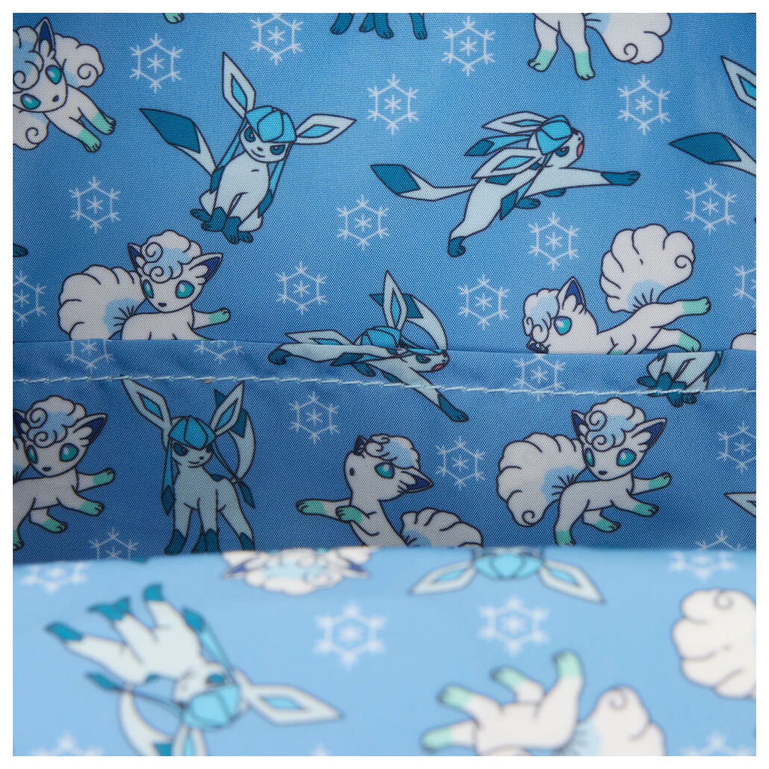 Loungefly Pokemon Winter táska hátizsák 26cm termékfotó