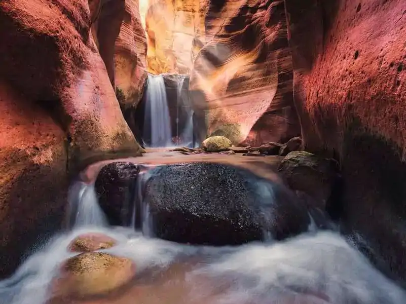Power of Nature The Waterfall in Red Canyon puzzle (1500 darab) termékfotó