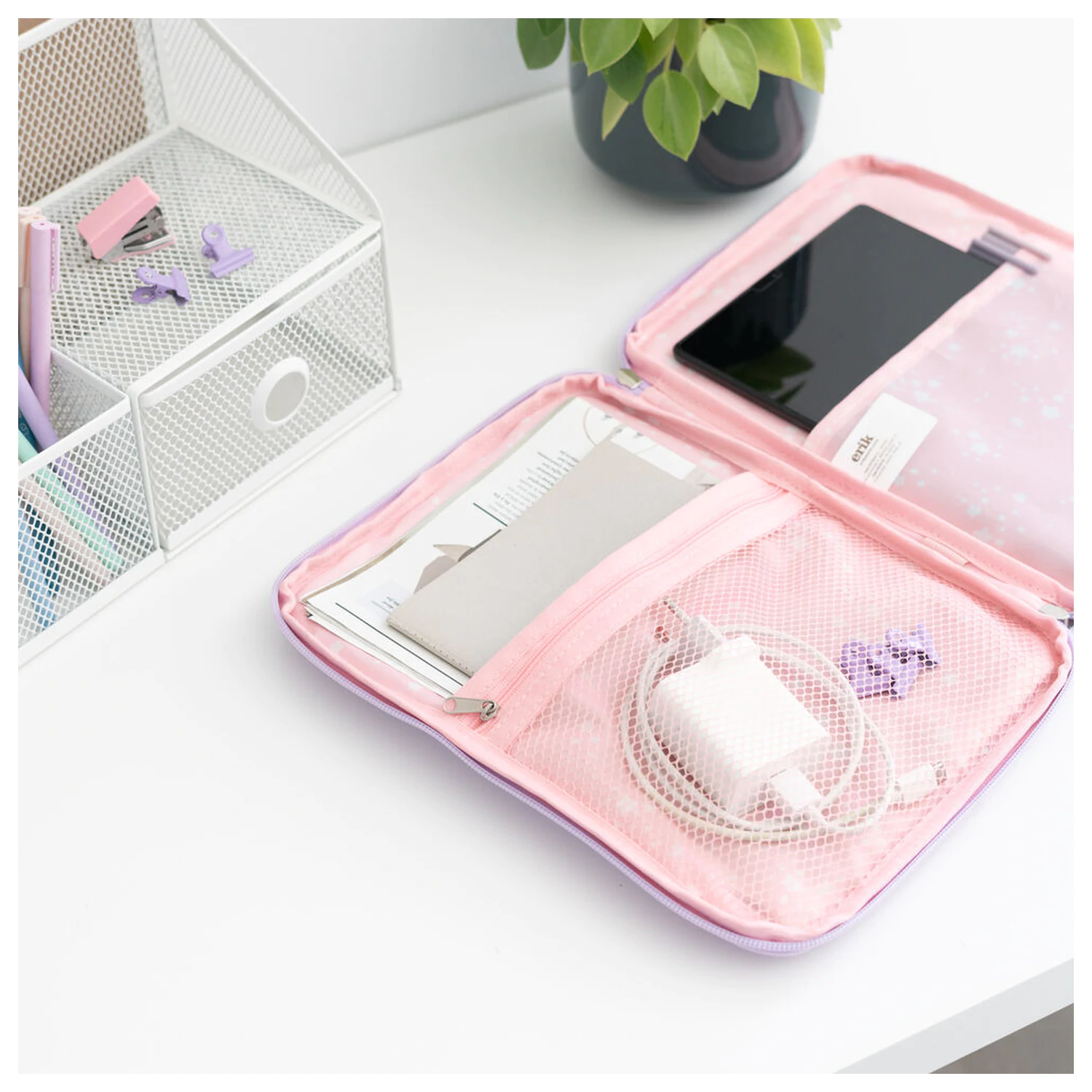 Pusheen Moments tablet tartó táska termékfotó