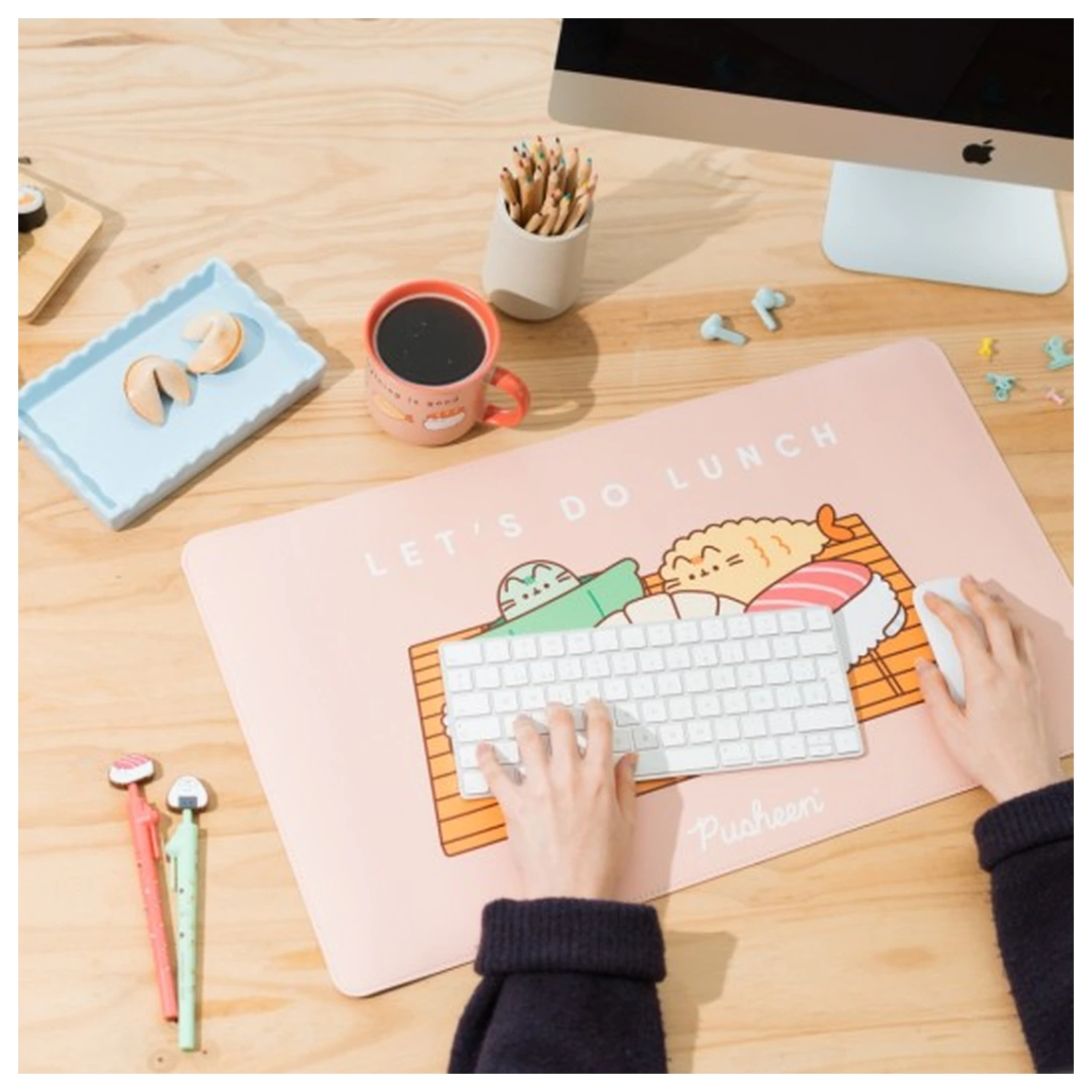 Pusheen Sushi Roll gamer egérpad termékfotó