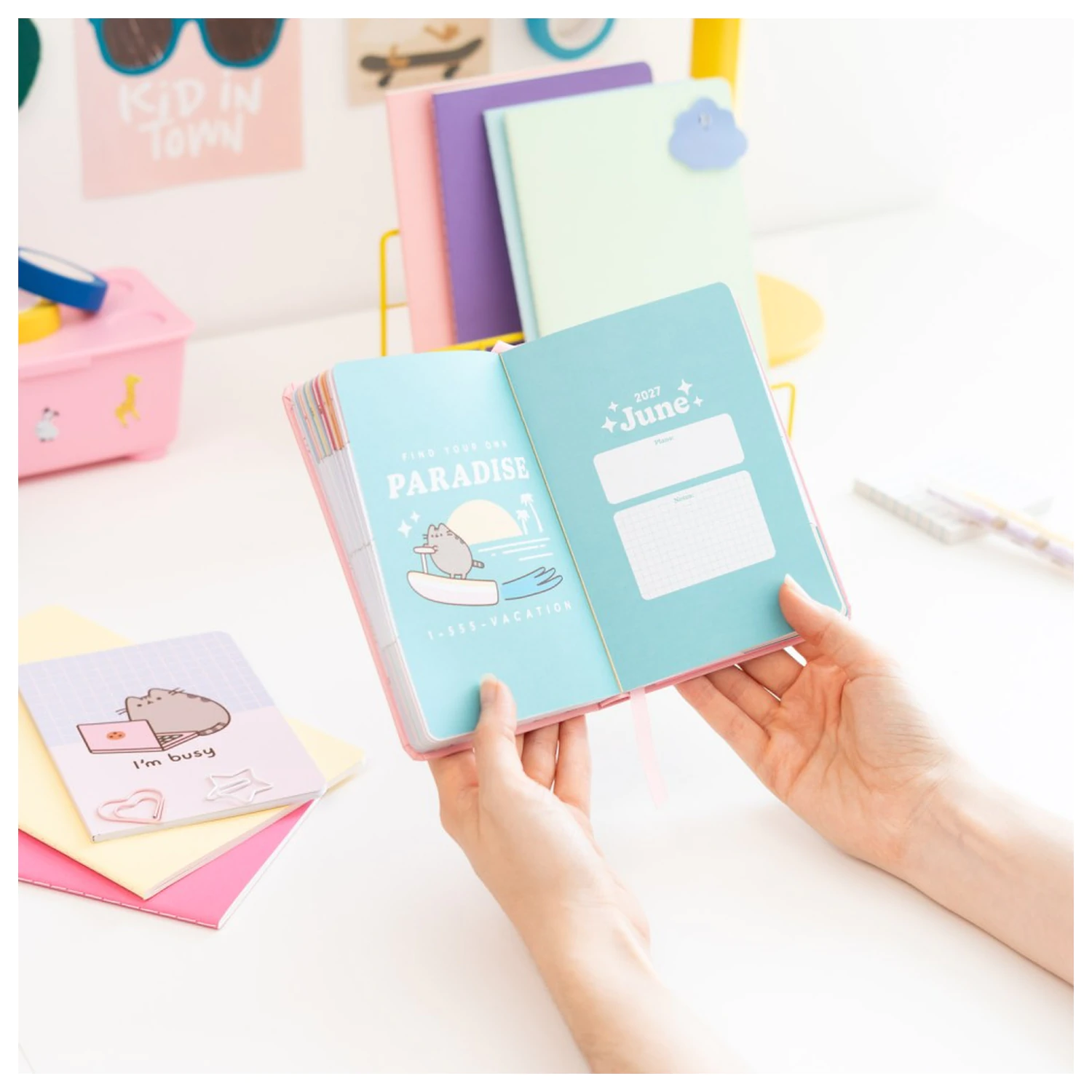 Pusheen Tropical Vacation 2026/27 A6 Angol nyelvű határidőnapló  termékfotó