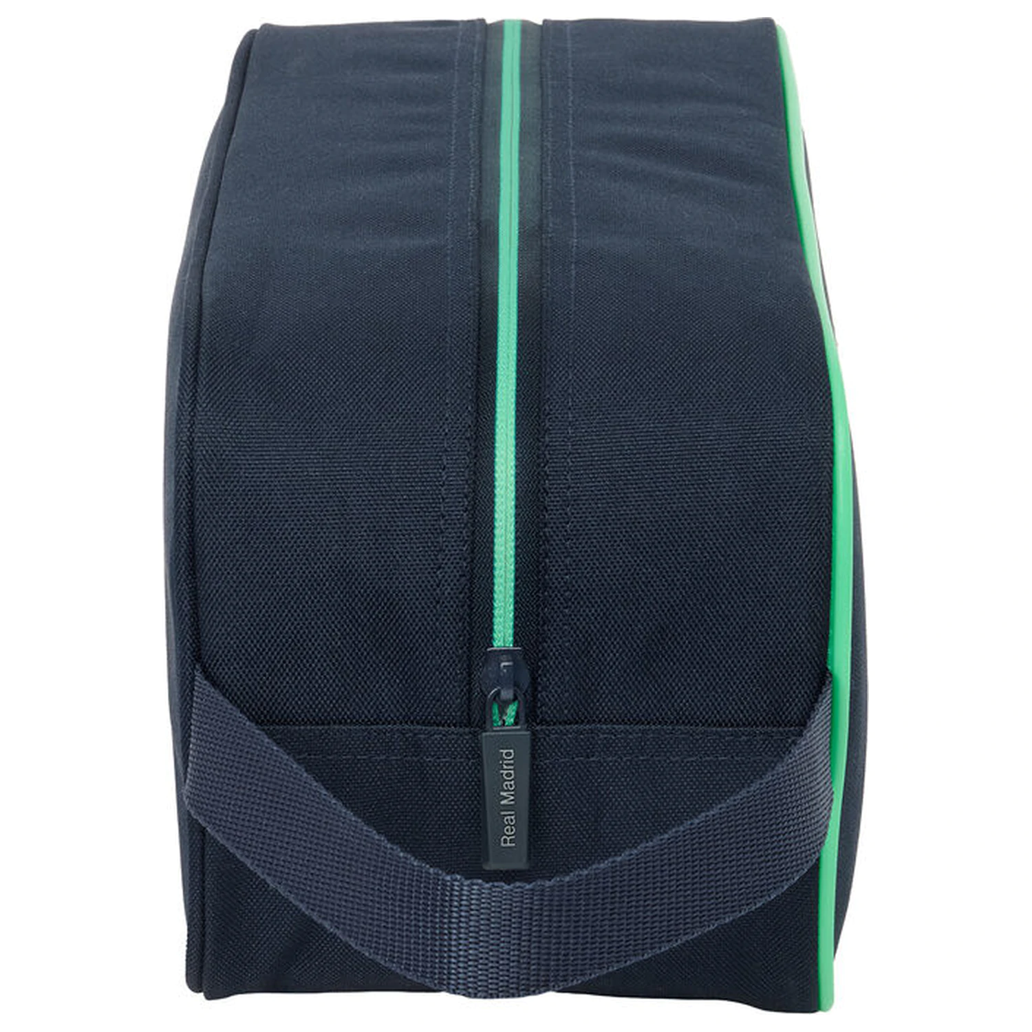 Real Madrid 2 Equipment 25/26 neszesszer táska termékfotó