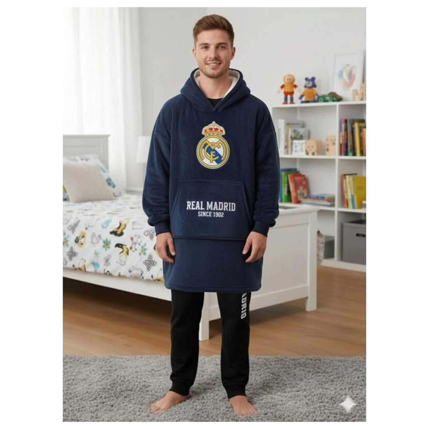 Real Madrid oversize felnőtt pulóver  termékfotó