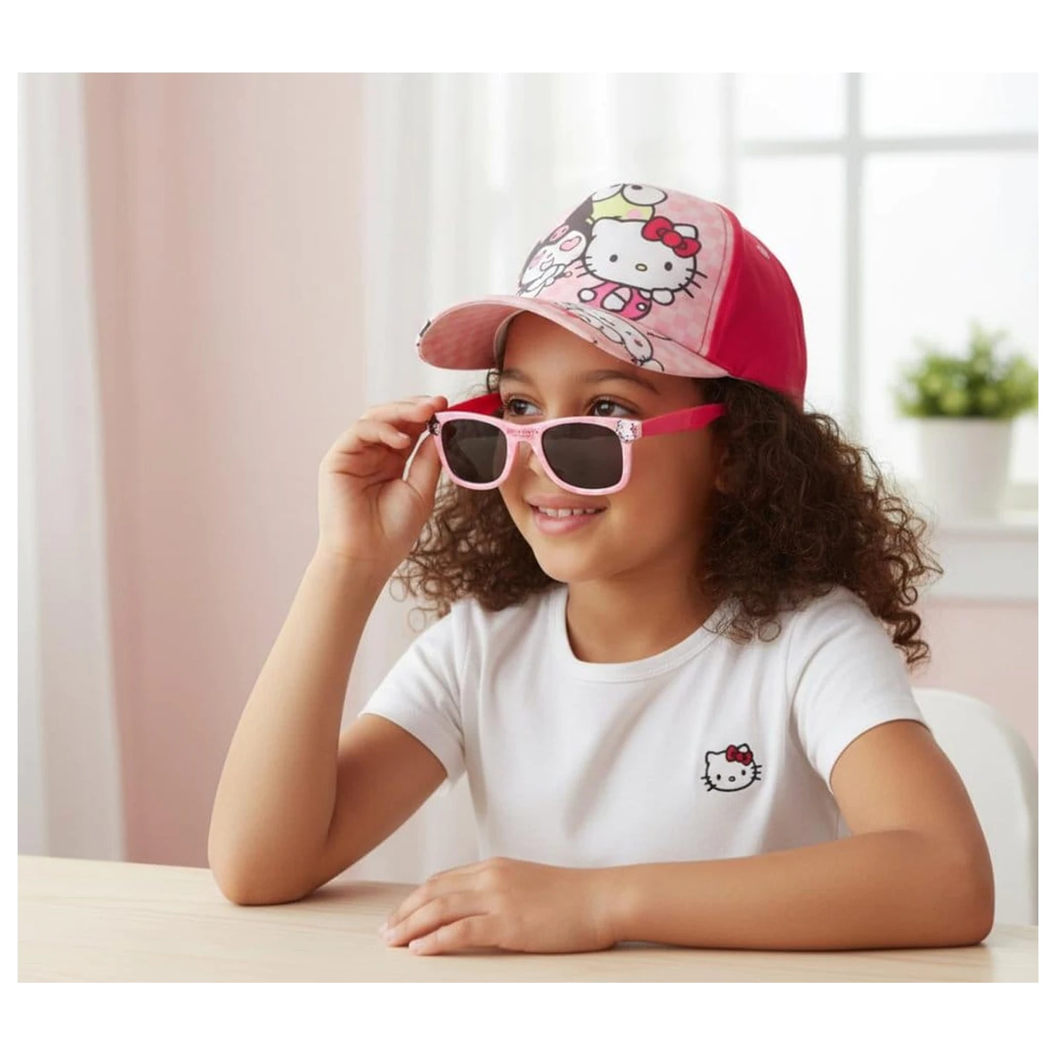 Sanrio Hello Kitty B sapka és napszemüveg csomag 53 cm termékfotó
