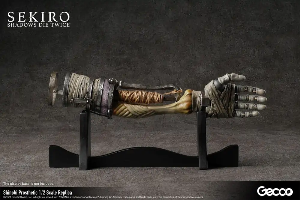 Sekiro: Shadows Die Twice 1/2 Shinobi Prosthetic replika 32 cm termékfotó