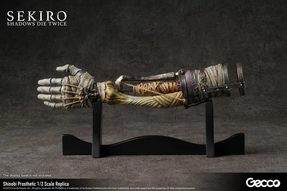 Sekiro: Shadows Die Twice 1/2 Shinobi Prosthetic replika 32 cm termékfotó