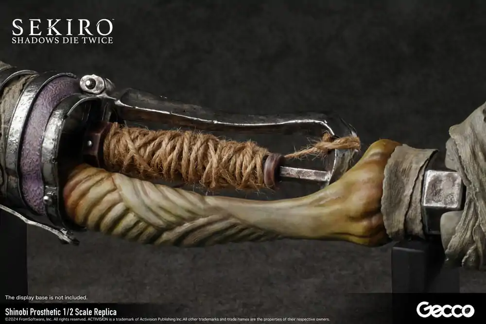 Sekiro: Shadows Die Twice 1/2 Shinobi Prosthetic replika 32 cm termékfotó