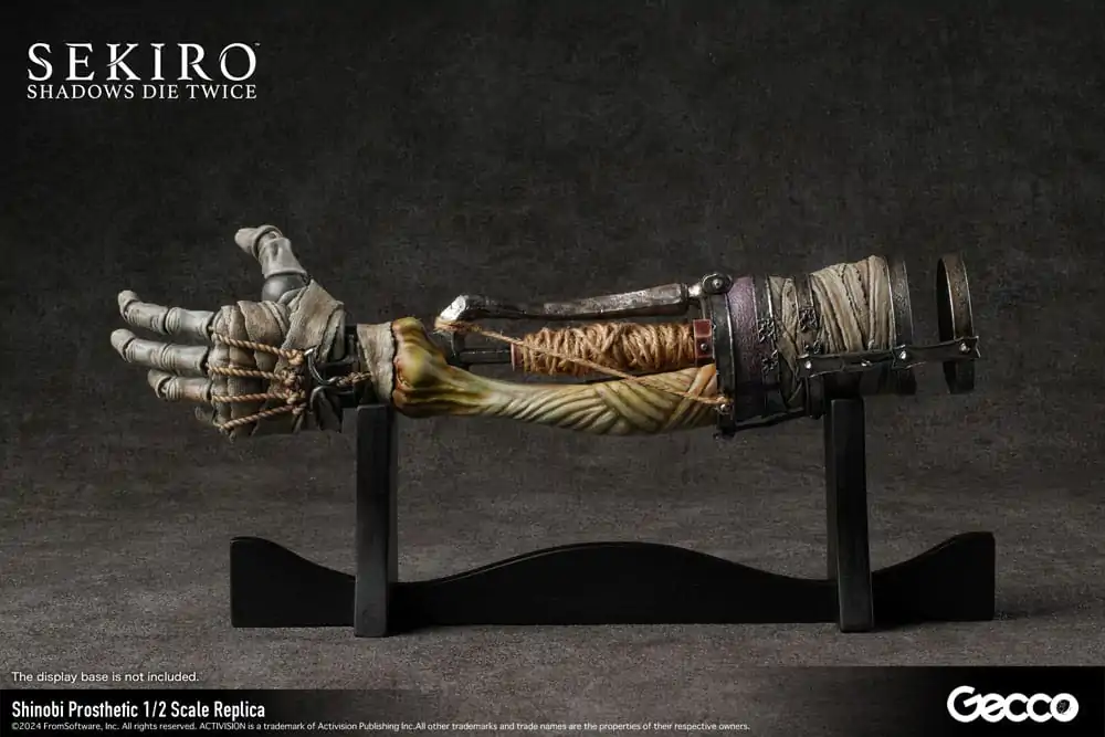 Sekiro: Shadows Die Twice 1/2 Shinobi Prosthetic replika 32 cm termékfotó