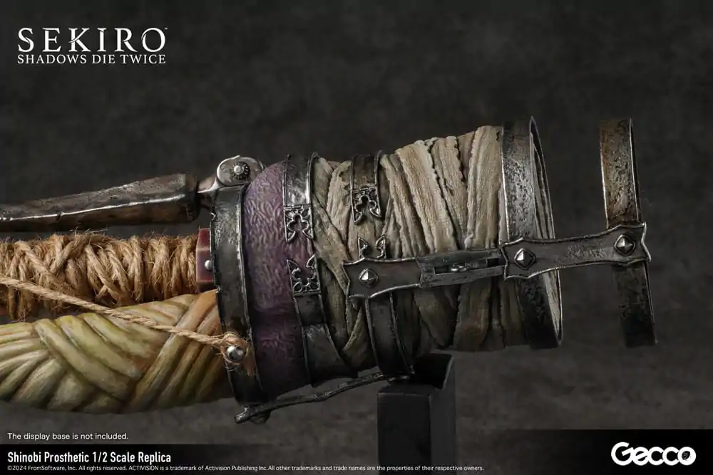 Sekiro: Shadows Die Twice 1/2 Shinobi Prosthetic replika 32 cm termékfotó