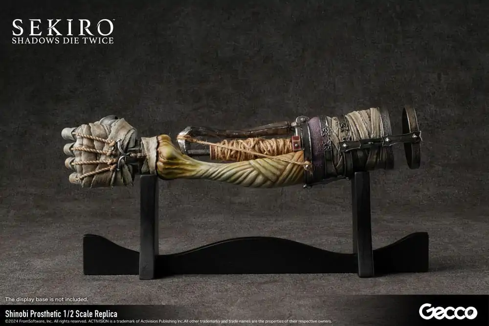 Sekiro: Shadows Die Twice 1/2 Shinobi Prosthetic replika 32 cm termékfotó