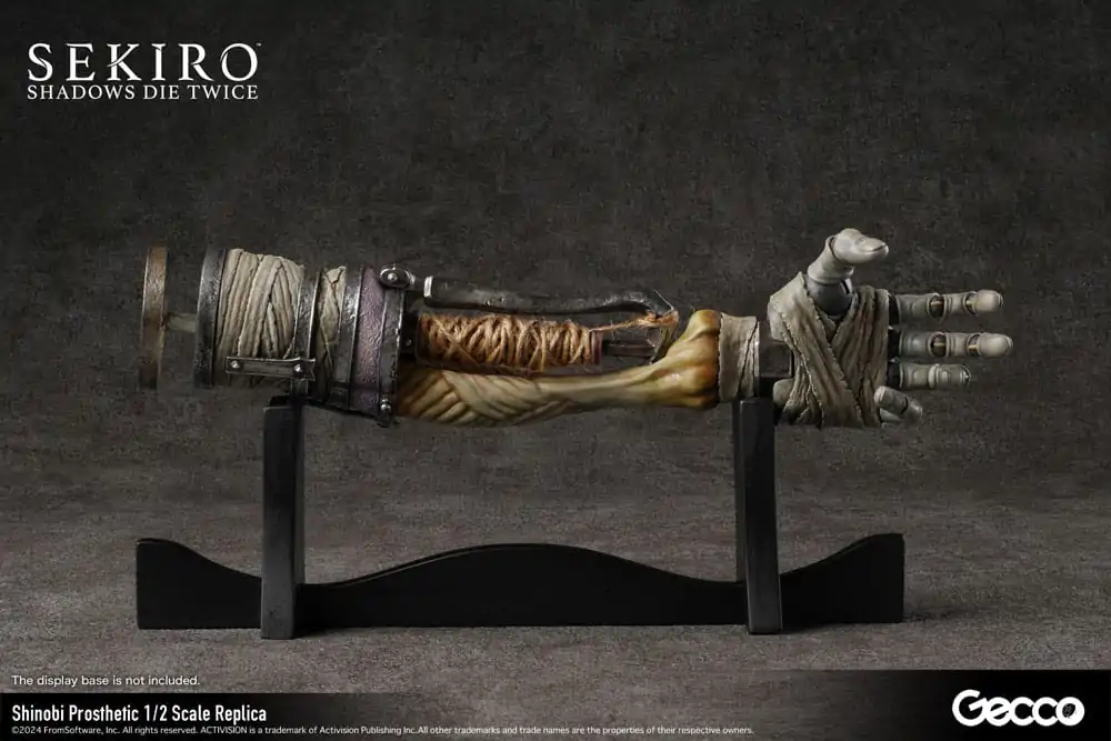 Sekiro: Shadows Die Twice 1/2 Shinobi Prosthetic replika 32 cm termékfotó