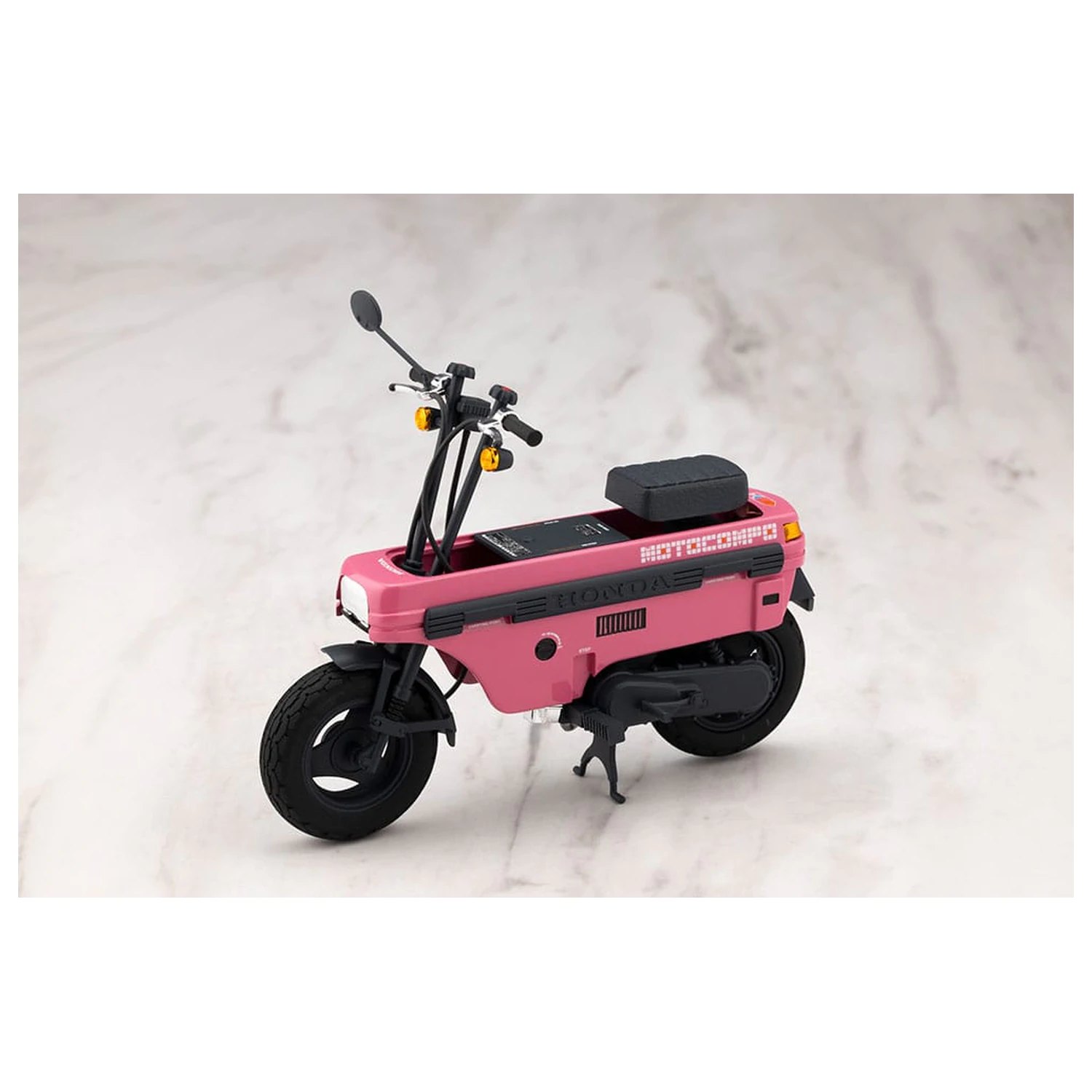 Sousai Shojo Teien 1/10 Emma Koishikawa Nocturne with Honda AB12 Motocompo Műanyag modell készlet 14 cm    termékfotó