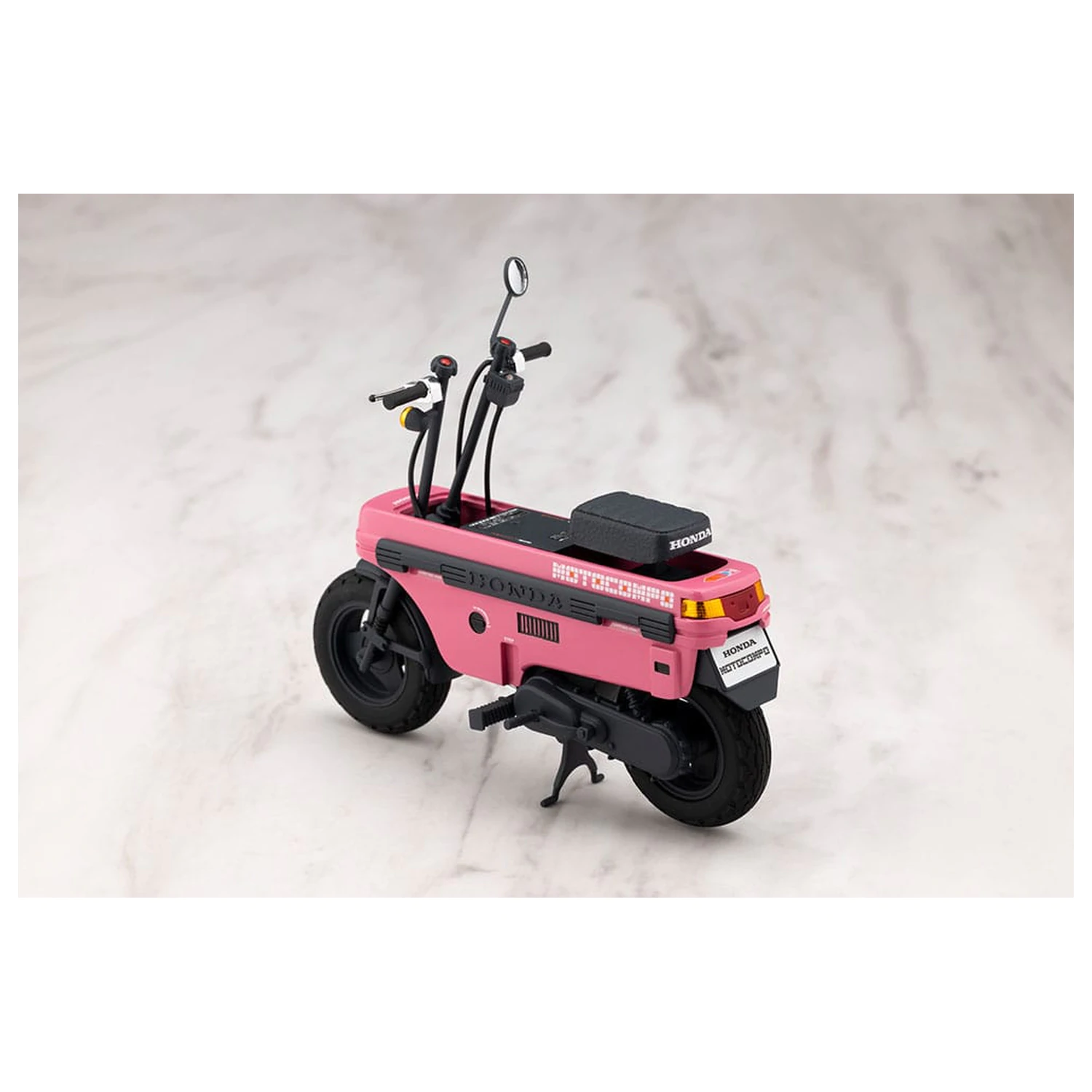 Sousai Shojo Teien 1/10 Emma Koishikawa Nocturne with Honda AB12 Motocompo Műanyag modell készlet 14 cm    termékfotó