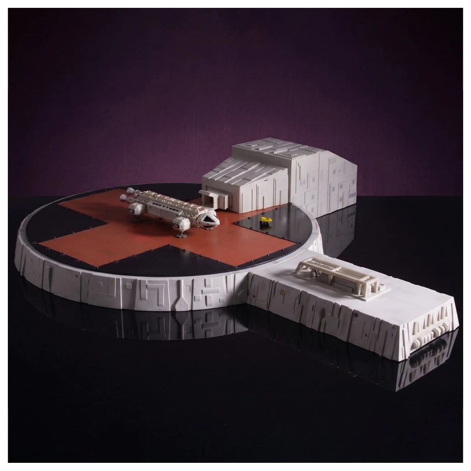 Space 1999 játékkészlet Landing Pad (with Eagle Transporter) 46 cm termékfotó