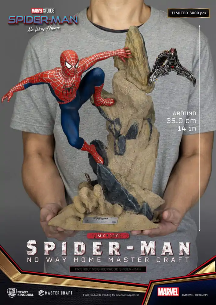 Spider-Man: No Way Home Master Craft Friendly Neighborhood Spider-Man szobor figura 36 cm termékfotó