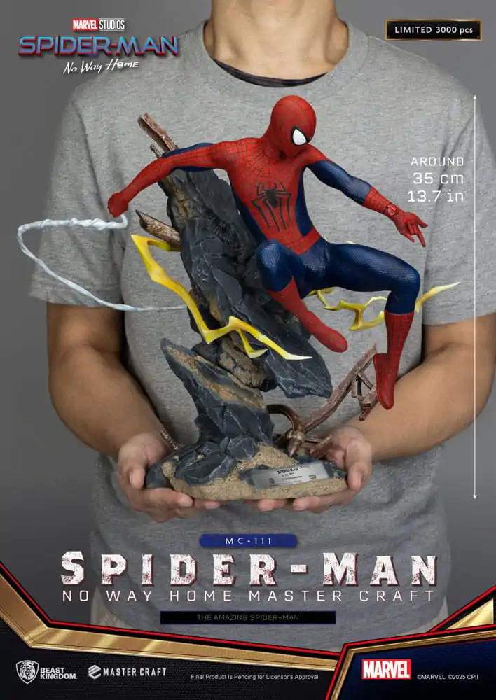 Spider-Man: No Way Home Master Craft The Amazing Spider-Man szobor figura 35 cm termékfotó