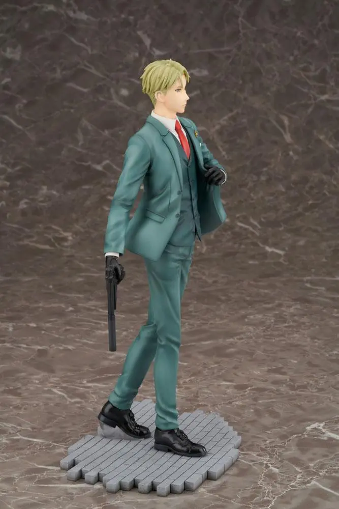 Spy × Family 1/7 Loid Forger PVC szobor figura 27 cm termékfotó