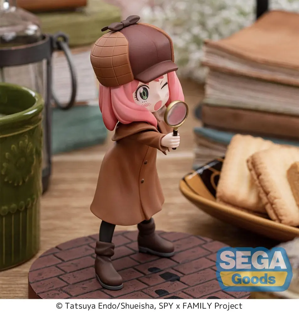 Spy x Family Luminasta Anya Forger Playing Detective PVC szobor figura 12 cm termékfotó