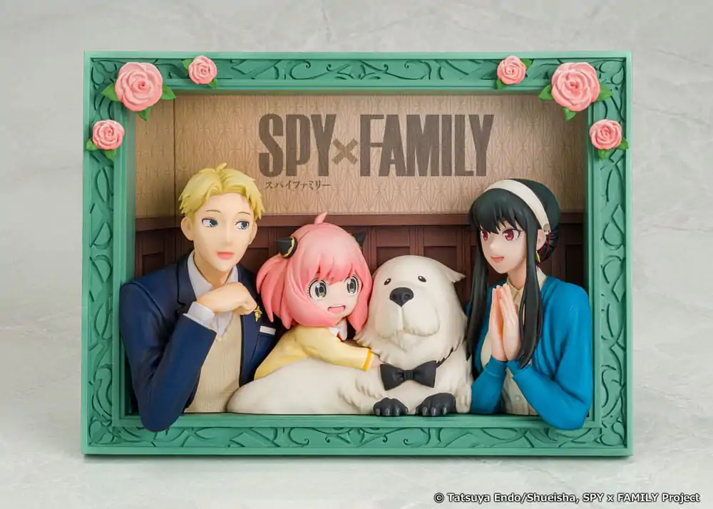 Spy x Family The Forgers PVC szobor figura 13 cm termékfotó