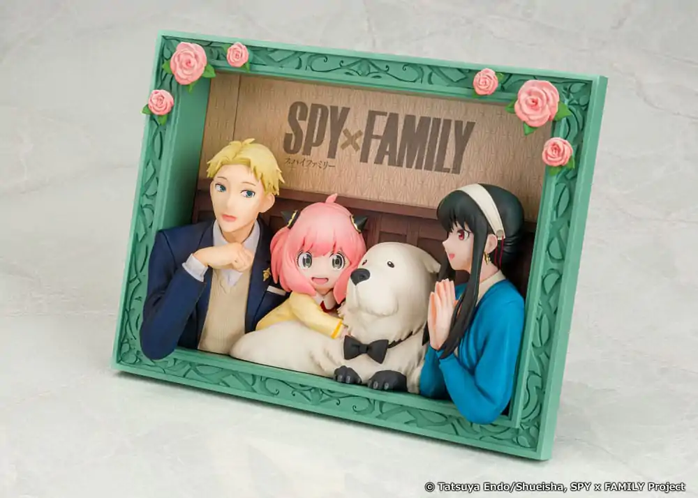 Spy x Family The Forgers PVC szobor figura 13 cm termékfotó