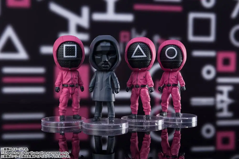 Squid Game Figuarts mini akciófigura Masked Worker 9 cm termékfotó