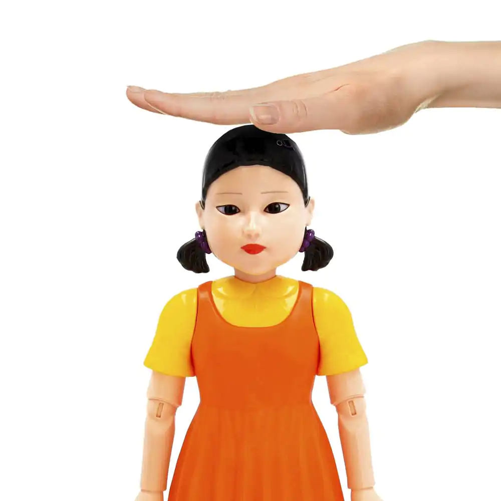 Squid Game Young-Hee interaktív baba figura 30 cm angol nyelvű termékfotó