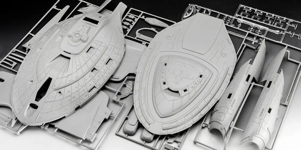 Star Trek 1/670 U.S.S. Voyager modell készlet 51 cm termékfotó