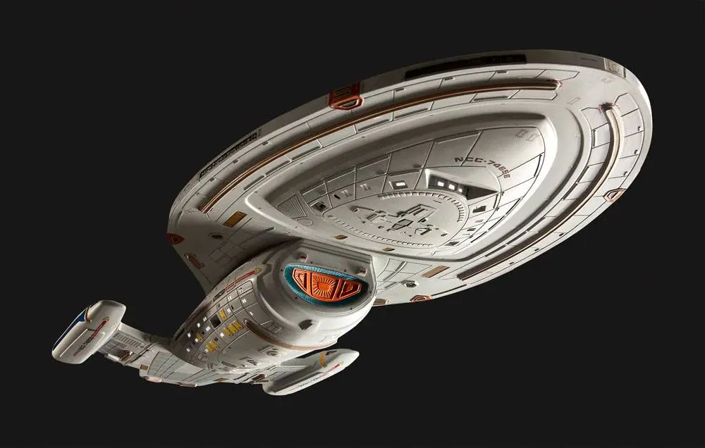 Star Trek 1/670 U.S.S. Voyager modell készlet 51 cm termékfotó