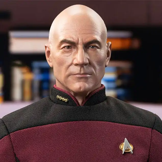 Star Trek: The Next Generation 1/6 Captain Jean-Luc Picard (Essential Duty Uniform) akciófigura 30 cm termékfotó